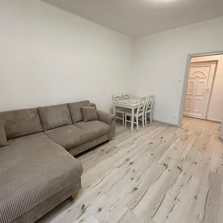 Malompark Apartman With Free Parking Debrecen Exterior photo