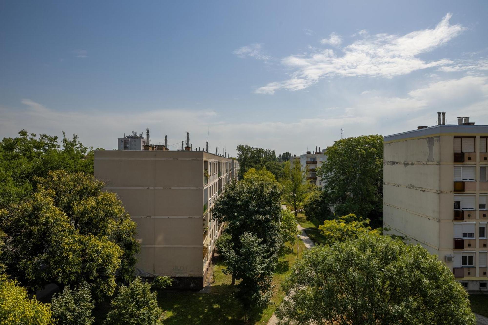 Malompark Apartman With Free Parking Debrecen Exterior photo